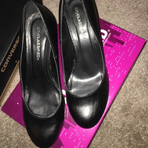 Heels - Picture 2 of 2